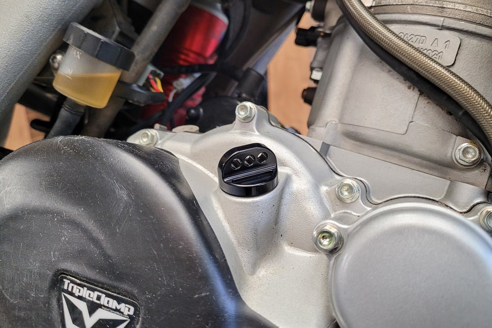 AJP PR7 Tappo di riempimento olio Titan - ambro - racing